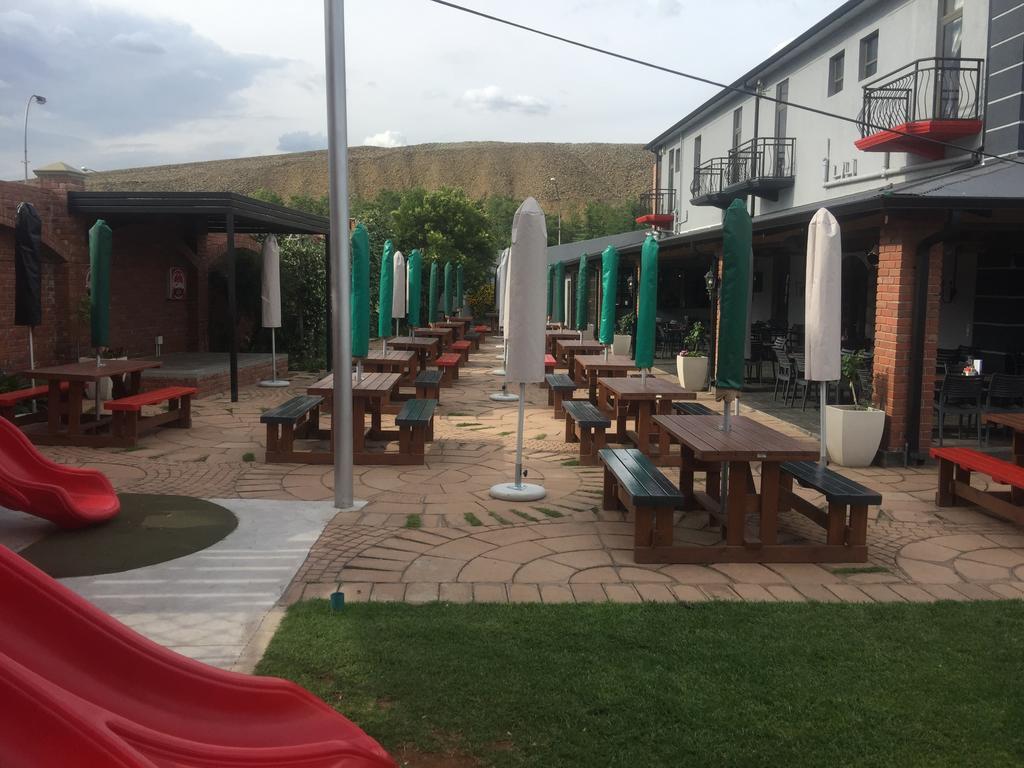 Picanha Grill Guest House & Events Venue Nigel Екстер'єр фото
